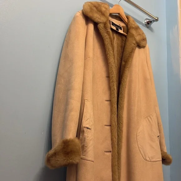 Jones New York Tan Teddy Jacket (suede/fur coat) - Picture 5 of 8